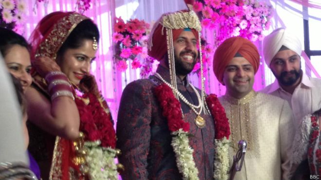 131030140659_india_wedding_traditional_624x351_bbc